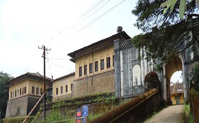 Madikeri Fort (18km)